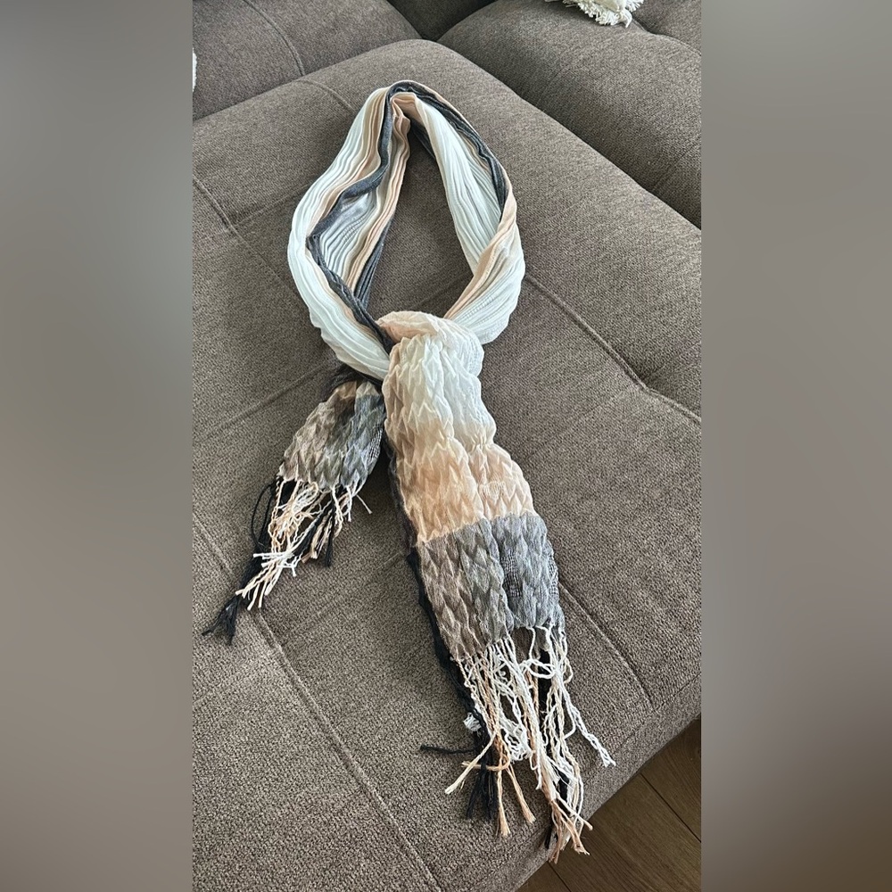 Scarf - Picture 2 of 4